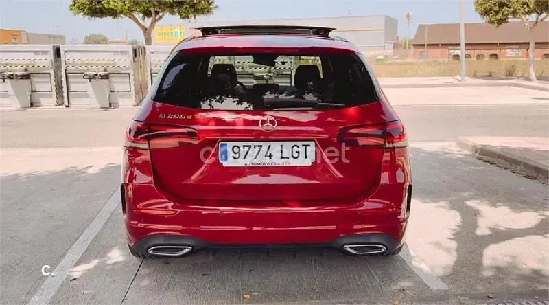 Usado Mercedes B200 136 CV (100 kW) 2020 Rojo Utilitario