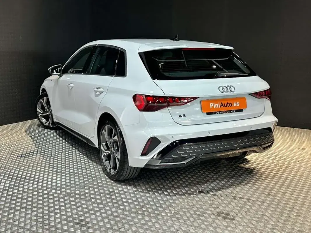 Usado Audi A3 Sportback S-Line 150 CV (110 kW) 2025 Blanco Utilitario