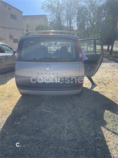 Usado Renault Espace Privilege 150 CV (110 kW) 2004 Beige Monovolumen