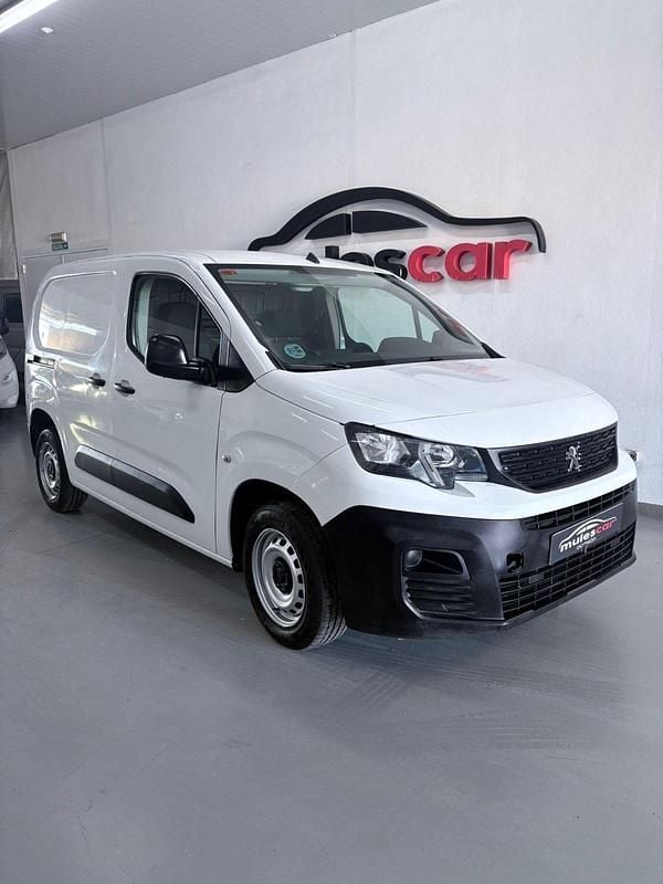 Usado Peugeot Partner 100 CV (73 kW) 2021 Blanco Monovolumen