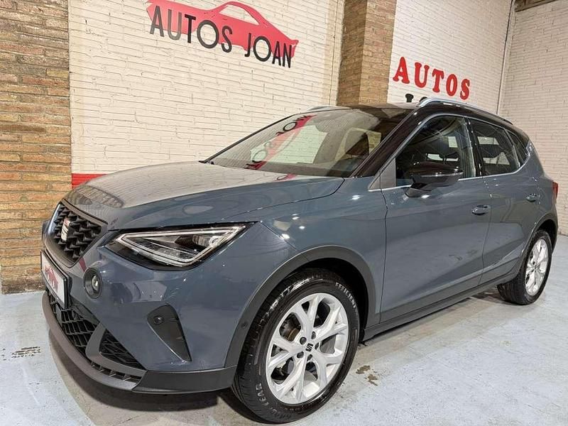 Usado Seat Arona FR 116 CV (85 kW) 2025 Gris SUV