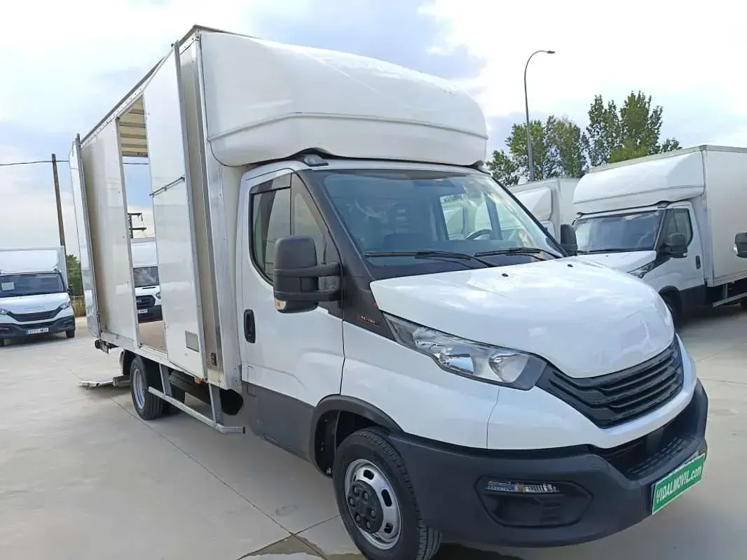 Usado Iveco Daily 156 CV (114 kW) 2022 Blanco Van