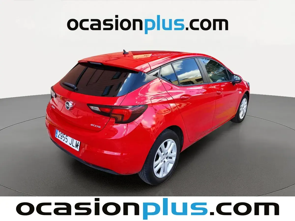 Usado Opel Astra Selective 105 CV (77 kW) 2016 Rojo Utilitario