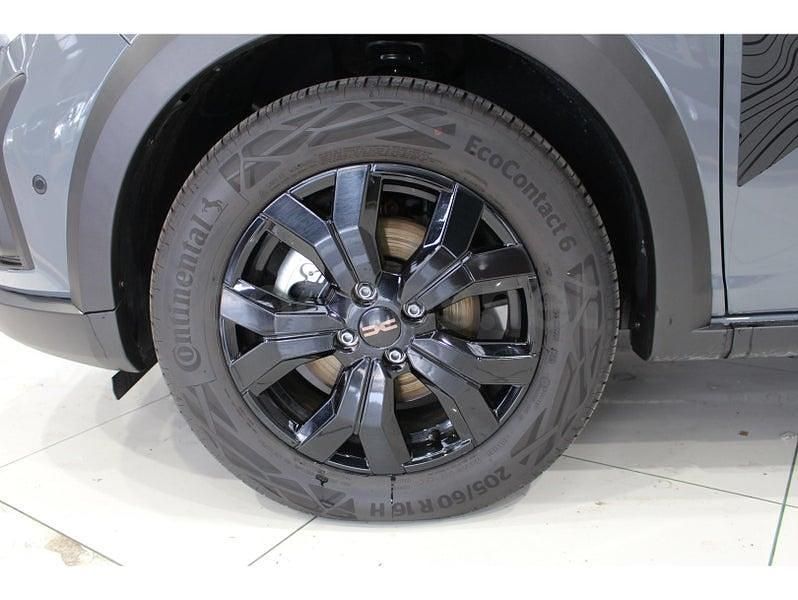 Usado Dacia Jogger Extreme 140 CV (102 kW) 2025 Gris Monovolumen