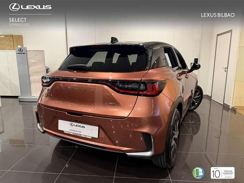 Usado Lexus LBX 136 CV (100 kW) 2025 Marrón SUV