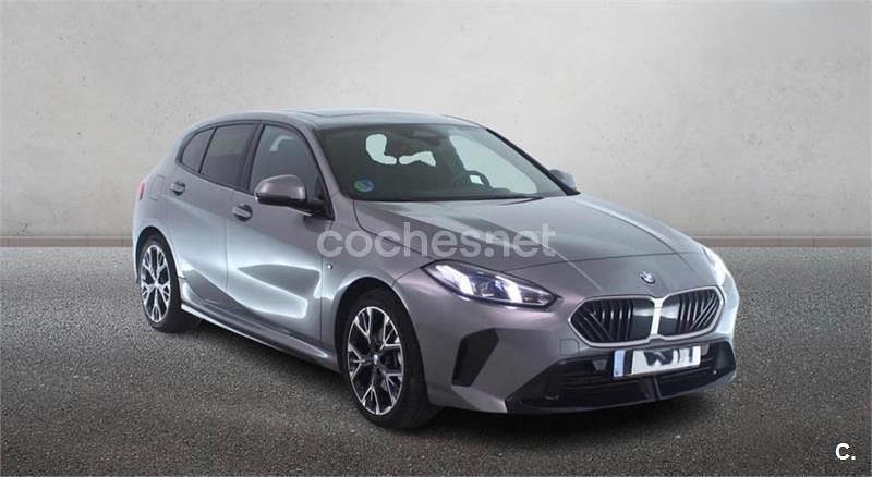 Usado BMW 120 Comfort Edition 163 CV (119 kW) 2025 Gris / plata Utilitario