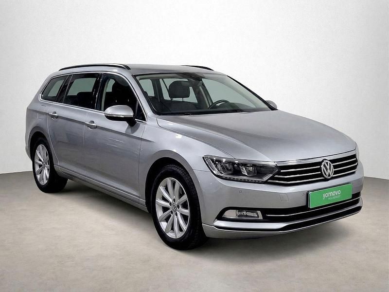Usado VW Passat Business 150 CV (110 kW) 2022 Plateado Familiar