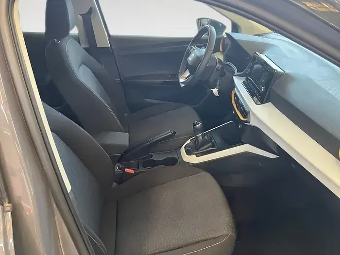 Usado Seat Arona Style 115 CV (84 kW) 2025 Gris SUV