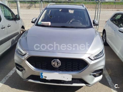 Usado MG ZS Luxury 106 CV (77 kW) 2023 Gris / plata SUV