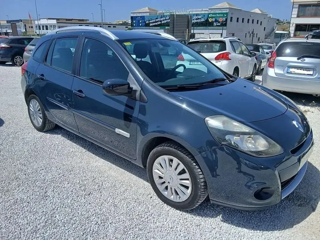Usado Renault Clio Business 90 CV (66 kW) 2012 Negro Familiar
