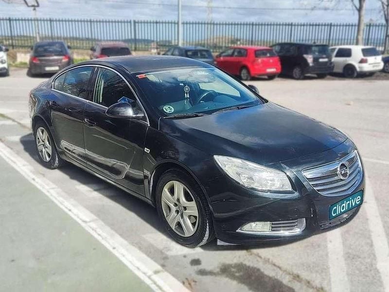Usado Opel Insignia Edition 131 CV (96 kW) 2011 Negro Berlina