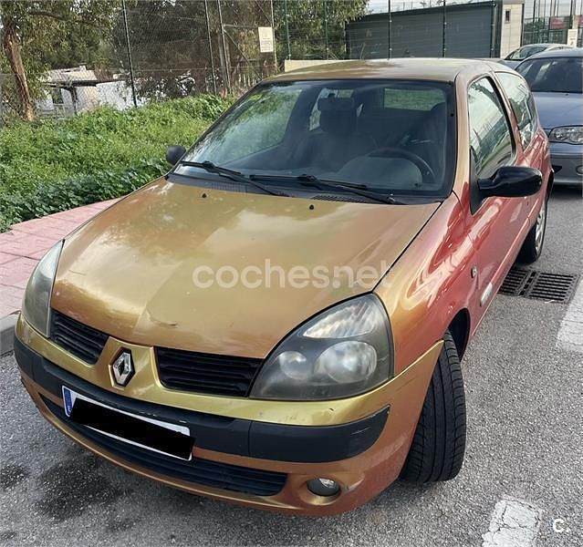 Naranja Usado 2004 Renault Clio II Berlina | 2900 € (Precio justo) - Imagen 1/3