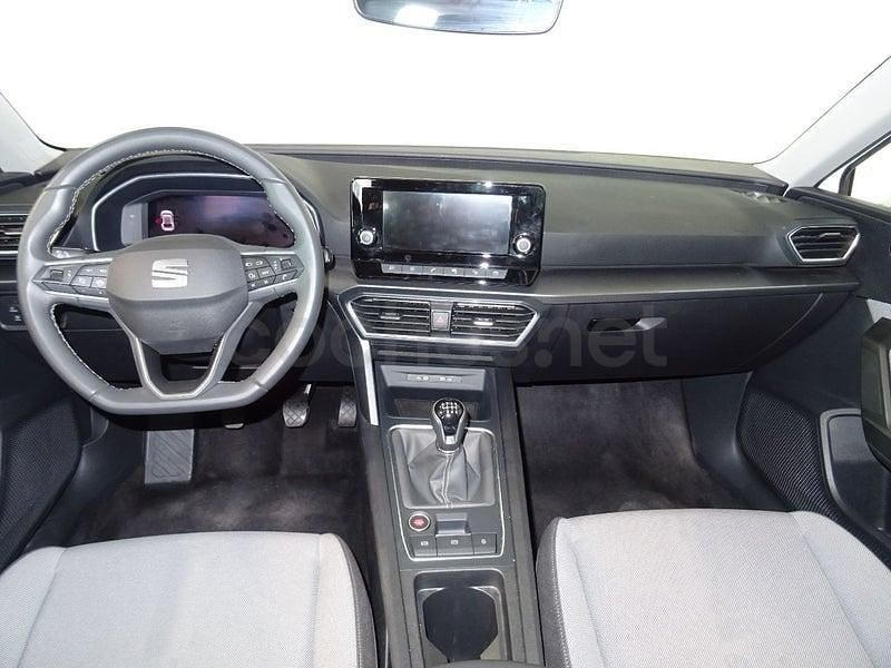 Begagnad Seat Leon Style 110 HK (80 kW) 2024 Vit Sedan