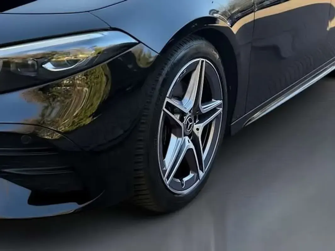 Usado Mercedes A200 AMG 150 CV (110 kW) 2024 Negro Utilitario