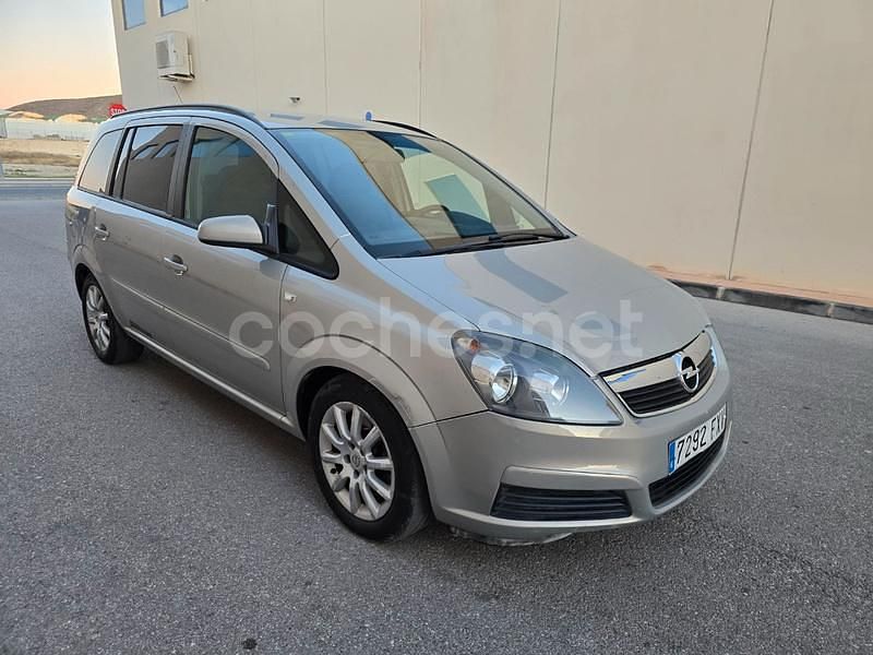 Usado Opel Zafira Cosmo 120 CV (88 kW) 2007 Marrón Monovolumen