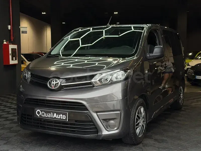 Usado Toyota Proace Verso Advance 120 CV (88 kW) 2020 Gris / plata Familiar