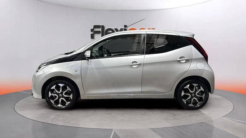 Usado Toyota Aygo X-play 72 CV (52 kW) 2019 Gris Utilitario