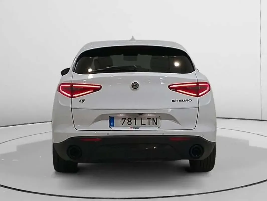 Usado Alfa Romeo Stelvio Sprint 190 CV (139 kW) 2021 Blanco SUV