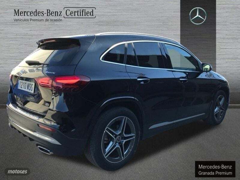 Usado Mercedes GLA200 AMG line 150 CV (110 kW) 2024 Negro cosmos SUV