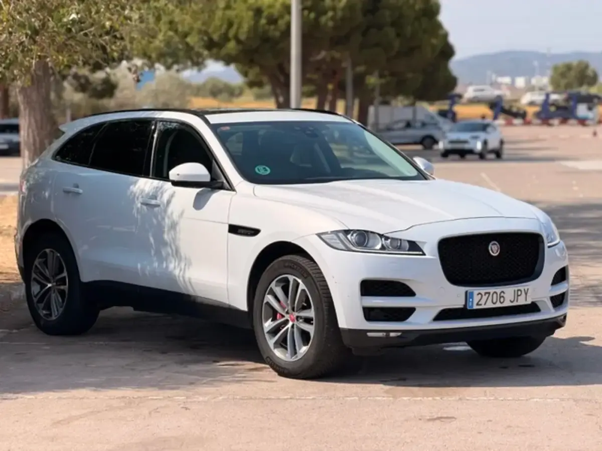 Usado Jaguar F-Pace R-Sport 300 CV (220 kW) 2016 Blanco SUV