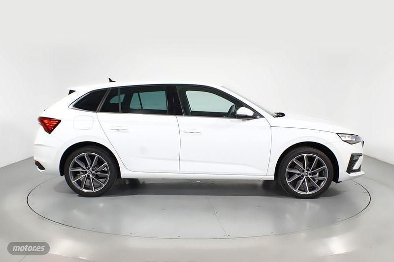 Nuevo Skoda Scala 115 CV (84 kW) 2025 Blanco Utilitario