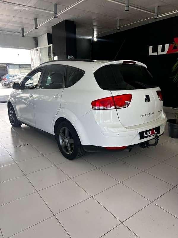 Usado Seat Altea XL Ecomotive 105 CV (77 kW) 2015 Blanco Monovolumen