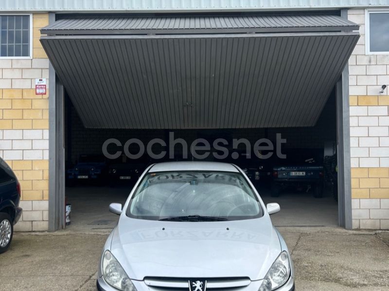 Gris / plata Usado 2004 Peugeot 307 Berlina | 2500 € (Precio justo) - Imagen 1/4