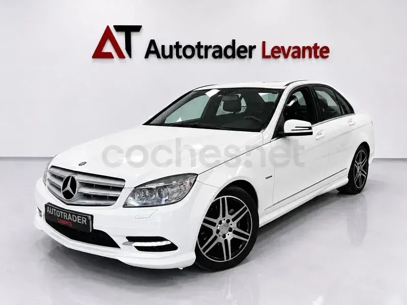 Usado Mercedes C220 Avantgarde 170 CV (125 kW) 2011 Blanco Berlina