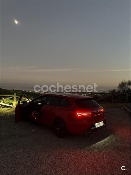 Usado Seat Leon ST FR 180 CV (132 kW) 2015 Rojo Familiar