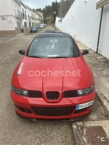 Usado Seat Leon Sport 150 CV (110 kW) 2004 Rojo Utilitario
