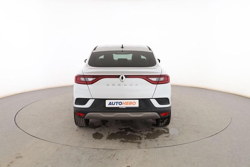 Usado Renault Arkana Zen 140 CV (102 kW) 2022 Blanco SUV