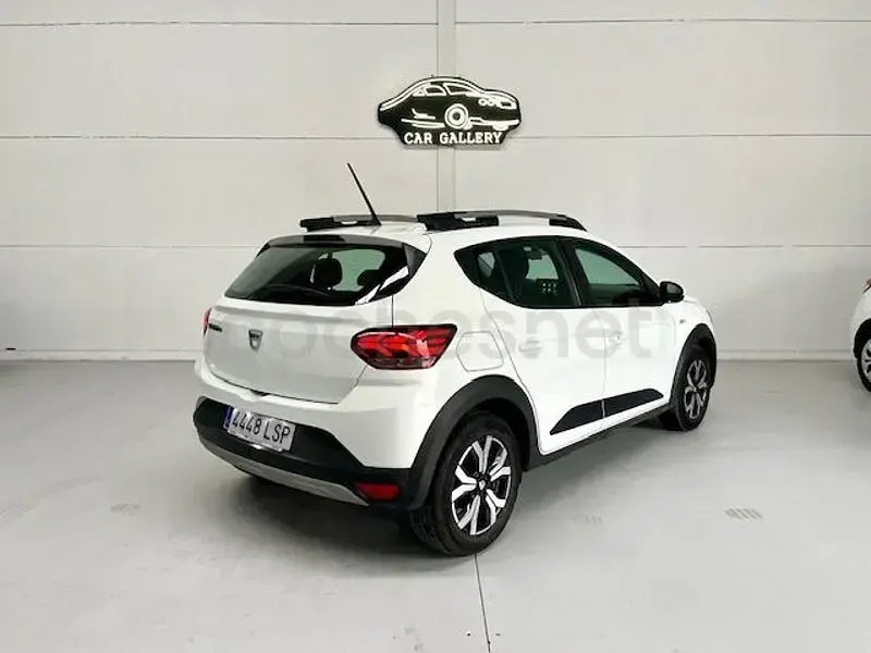 Usado Dacia Sandero Essentiel 101 CV (74 kW) 2021 Blanco Berlina