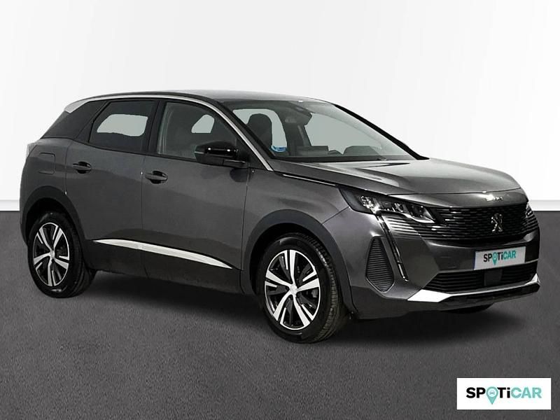 Usado Peugeot 3008 Allure 136 CV (100 kW) 2024 Gris SUV