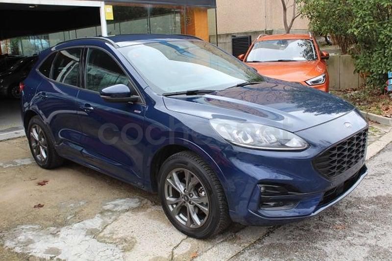 Usado Ford Kuga ST-Line 225 CV (165 kW) 2022 Azul SUV