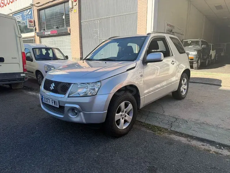 Usado Suzuki Grand Vitara 129 CV (94 kW) 2006 Gris / plata SUV