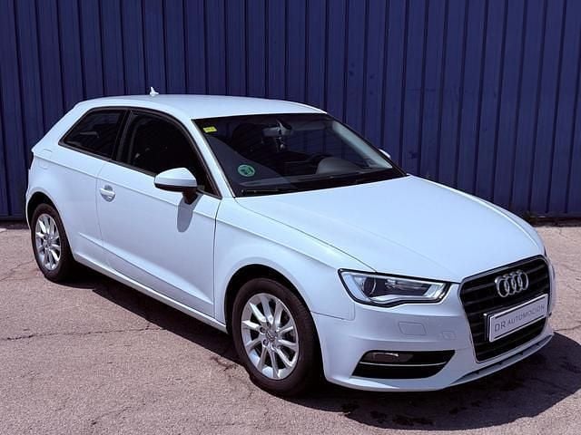 Blanco Usado 2016 Audi A3 Attraction Utilitario | 15.900 € (Precio justo) - Imagen 1/4