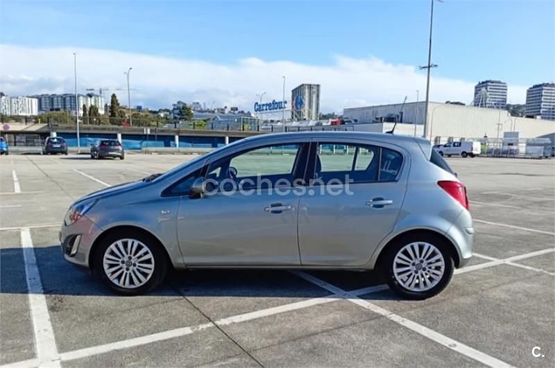 Usado Opel Corsa Selective 100 CV (73 kW) 2014 Gris / plata Utilitario