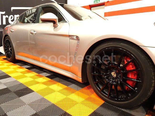 Usado Porsche Panamera Turbo 500 CV (367 kW) 2012 Gris Berlina