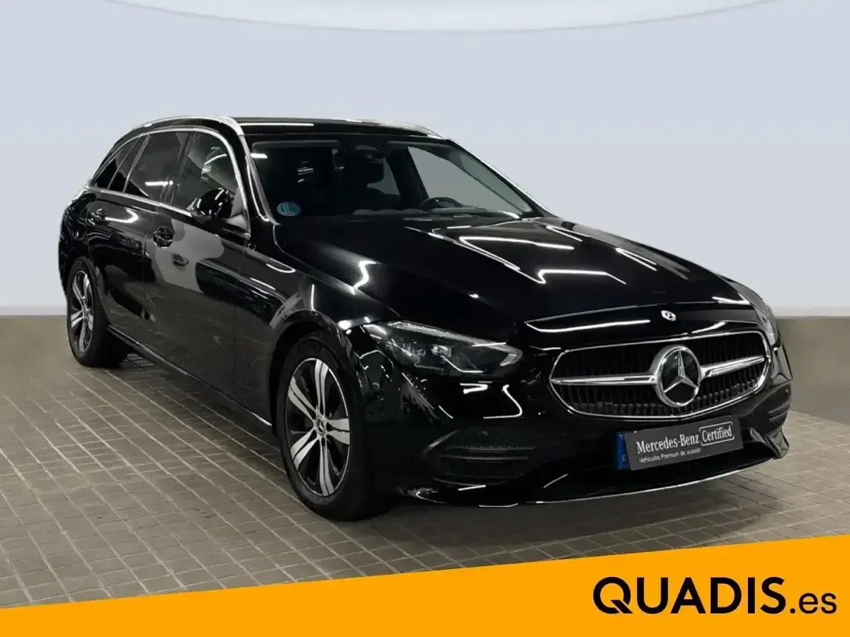 Usado Mercedes 200 163 CV (119 kW) 2022 Negro Familiar