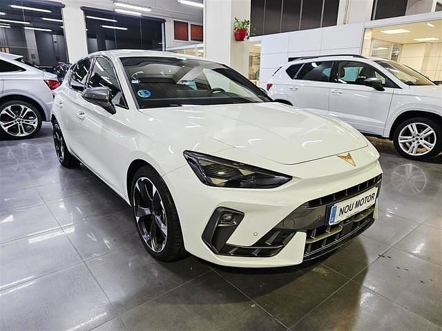 Usado Cupra Leon 150 CV (110 kW) 2024 Blanco Berlina