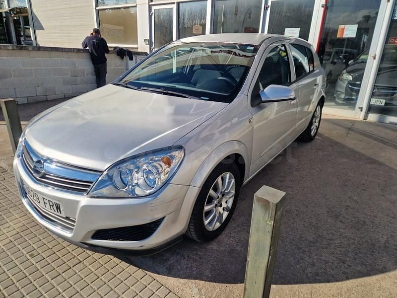 Usado Opel Astra Enjoy 90 CV (66 kW) 2007 Gris / plata Berlina