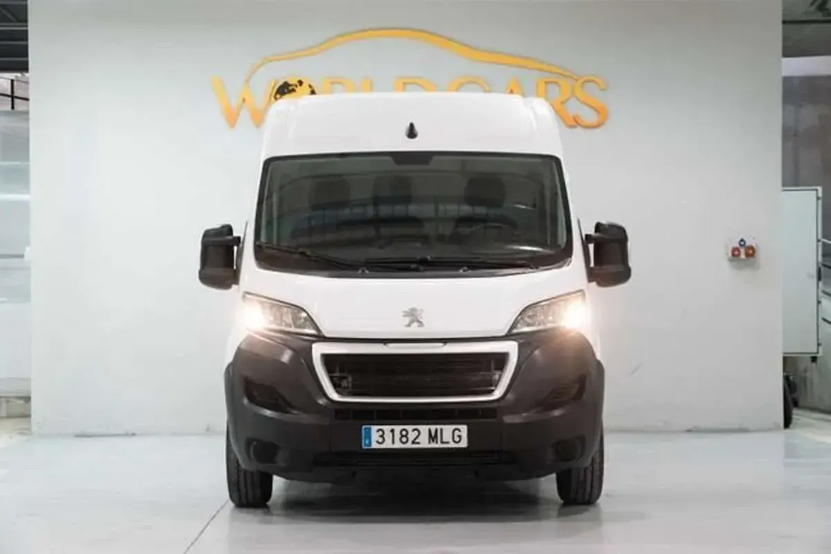 Usado Peugeot Boxer S 140 CV (102 kW) 2023 Blanco Van
