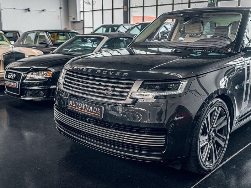 Usado Land Rover Range Rover 530 CV (389 kW) 2023 Gris / plata SUV