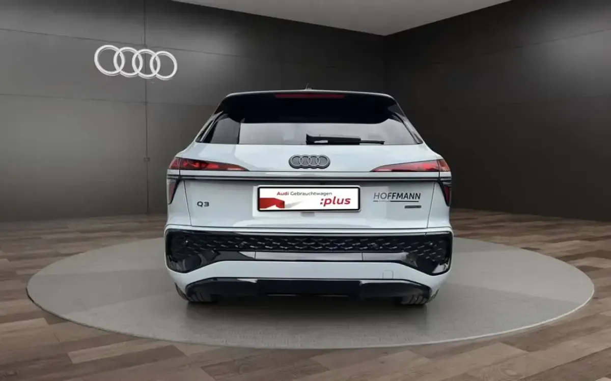 Usado Audi Q3 S-Line 265 CV (194 kW) 2025 Gris SUV
