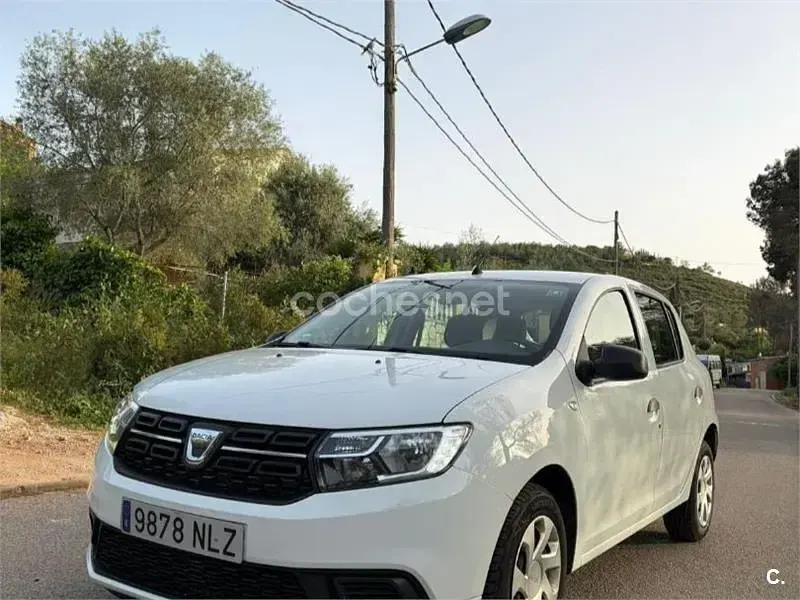 Usado Dacia Sandero Lauréate 90 CV (66 kW) 2017 Blanco Berlina
