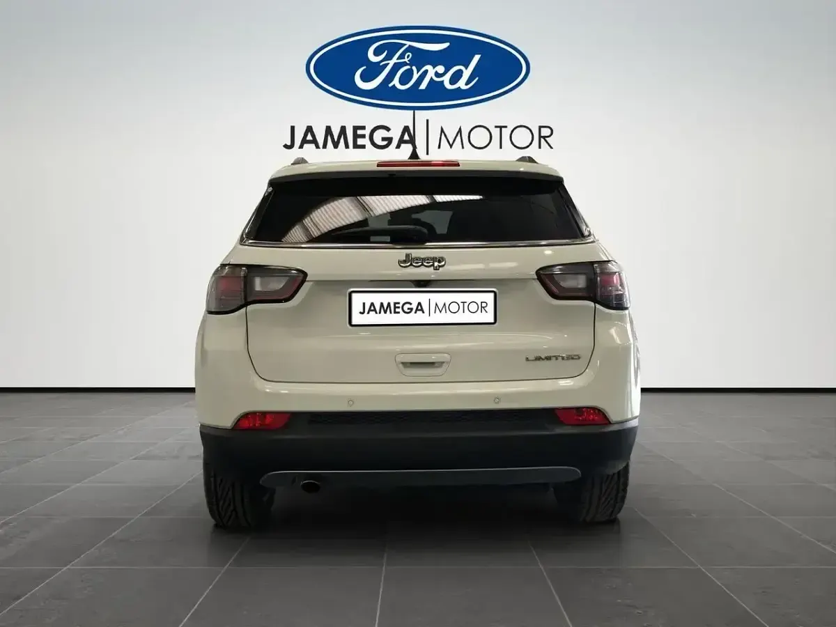 Usado Jeep Compass 80th Anniversary 130 CV (95 kW) 2021 Blanco SUV