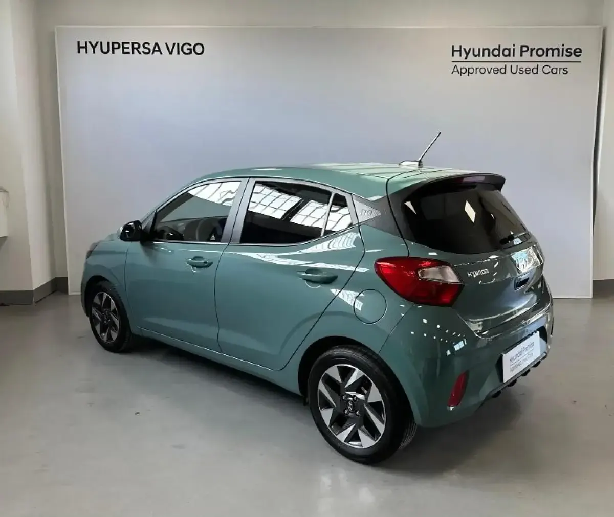 Usado Hyundai i10 67 CV (49 kW) 2025 Verde Utilitario