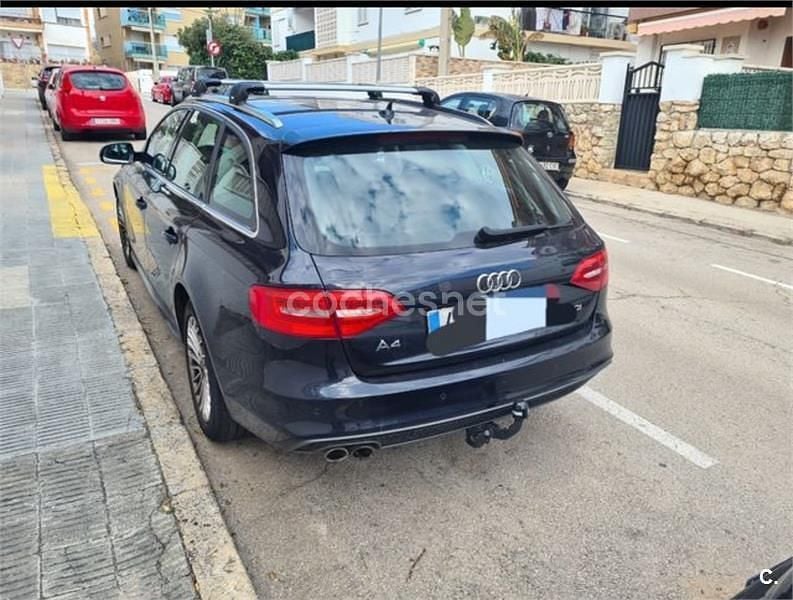 Usado Audi A4 150 CV (110 kW) 2014 Azul Familiar