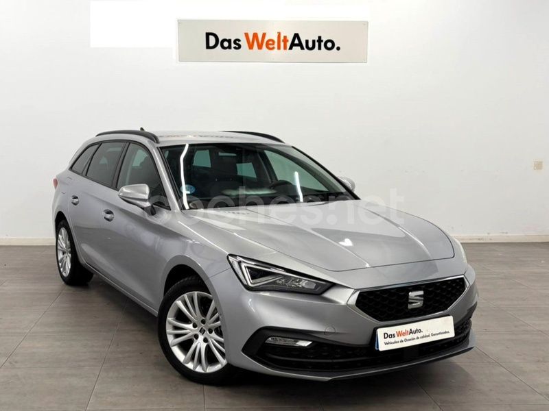 Gris / plata Usado 2024 Seat Leon Style Familiar | 22.830 € (Buen precio) - Imagen 1/4