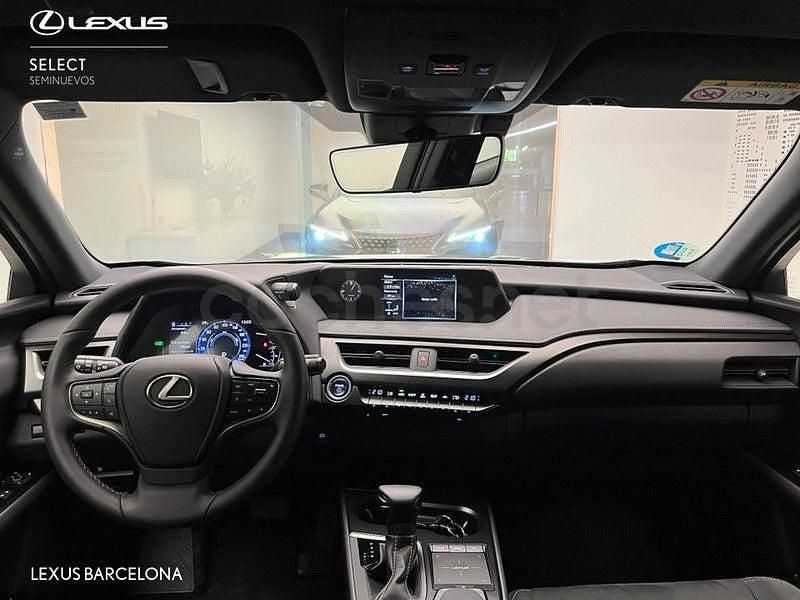 Usado Lexus UX 184 CV (135 kW) 2021 Gris / plata SUV